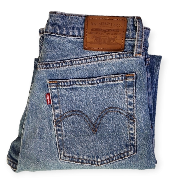 Levi's Premium Wedgie Icon Fit Ankle Jeans size 27 - Picture 2 of 10